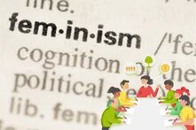Feministische Kommunalpolitik Kommunalpolitiker*innen planen an einem Tisch sitzend